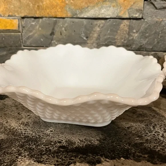 Vintage 1950s Fenton Diamond Cut Scalloped 6” White Milk Glass Candy Nut Dish’s - Picture 5 of 13